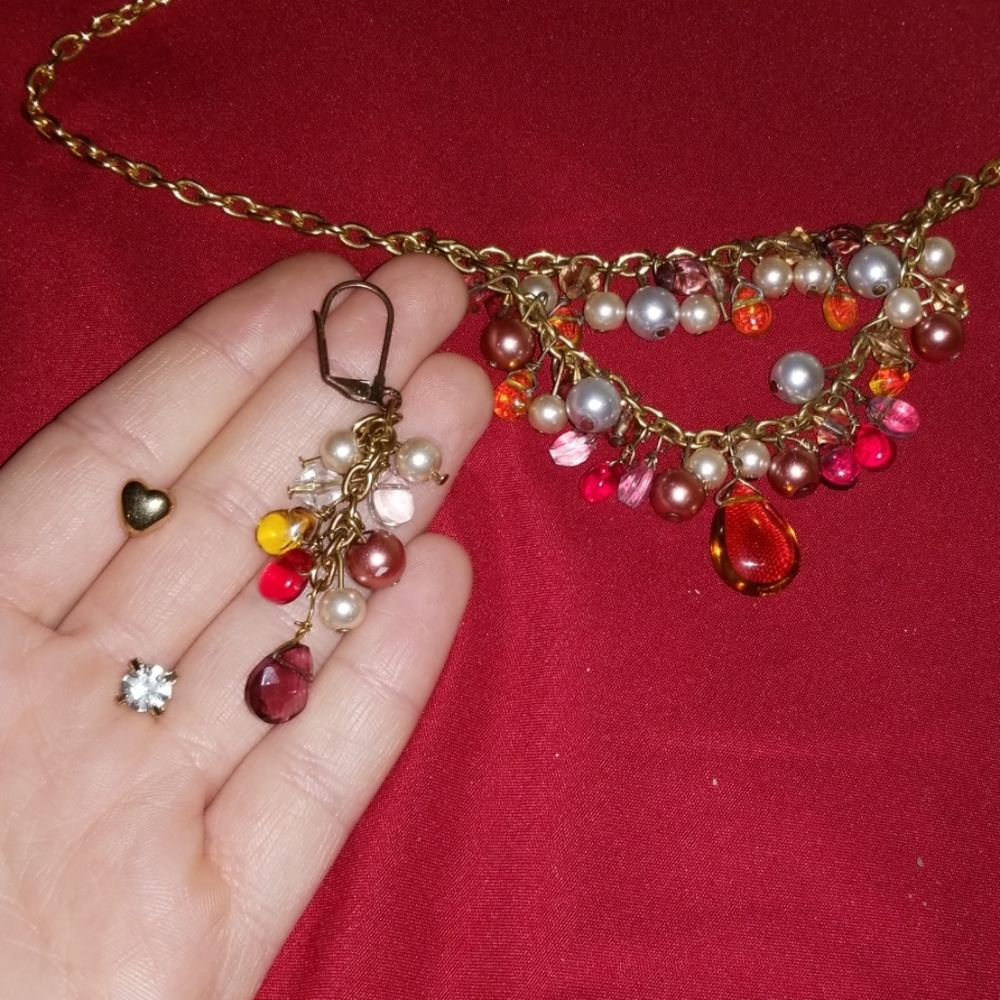 *Bundle*Gold-Tone Earrings & Necklace